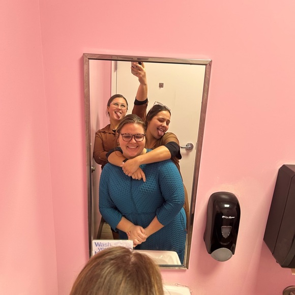 Meet your Posher, Bailey! - Picture 2 of 7